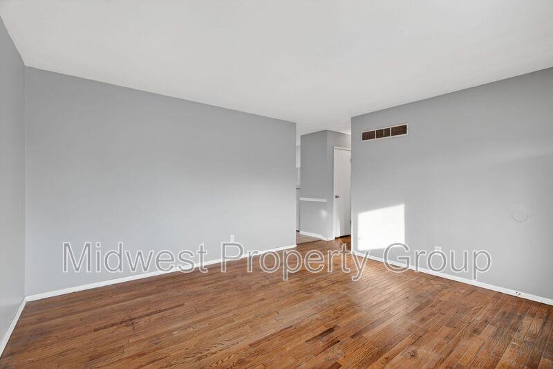 1455 Redman Blvd - Photo 3 of 25