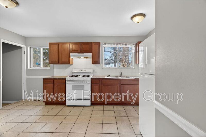 1455 Redman Blvd - Photo 4 of 25