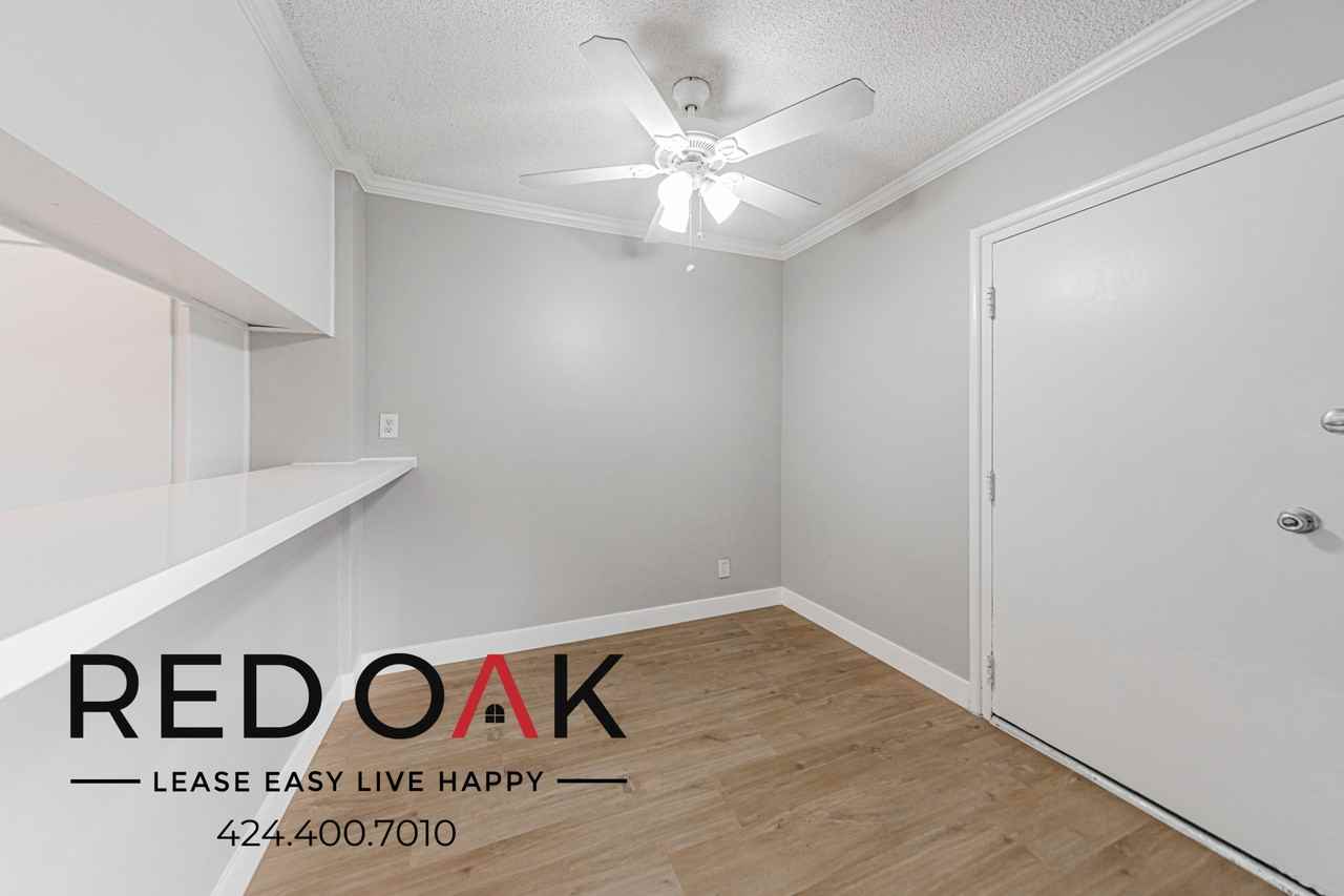 15405 Vanowen St - Photo 5 of 16