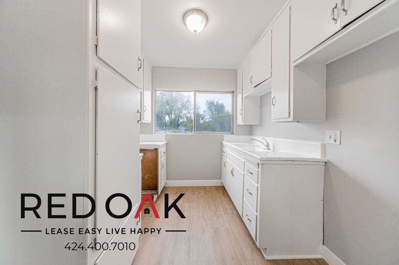 15405 Vanowen St - Photo 7 of 16