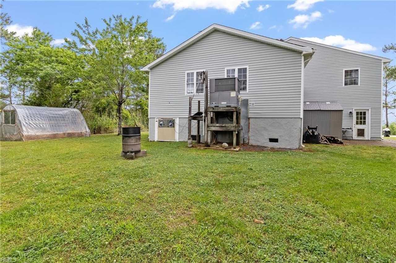 150 Ridge Rd - Photo 4 of 18