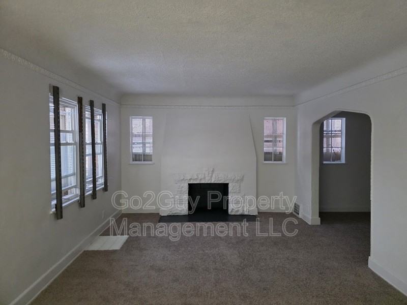 4343 Berkshire St - Photo 4 of 13