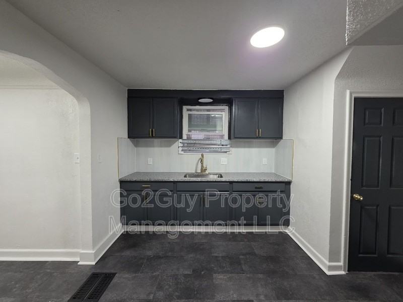 4343 Berkshire St - Photo 7 of 13