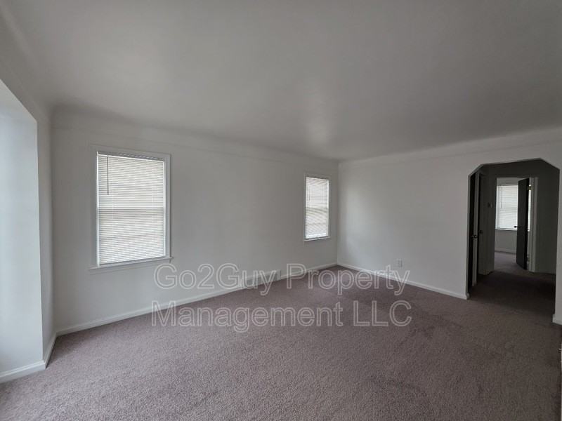 21225 Bournemouth St - Photo 3 of 16