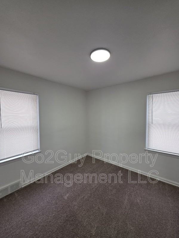 21225 Bournemouth St - Photo 6 of 16