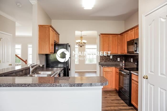 5120 Stowe Derby Dr - Photo 4 of 17