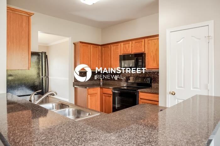 5120 Stowe Derby Dr - Photo 5 of 17