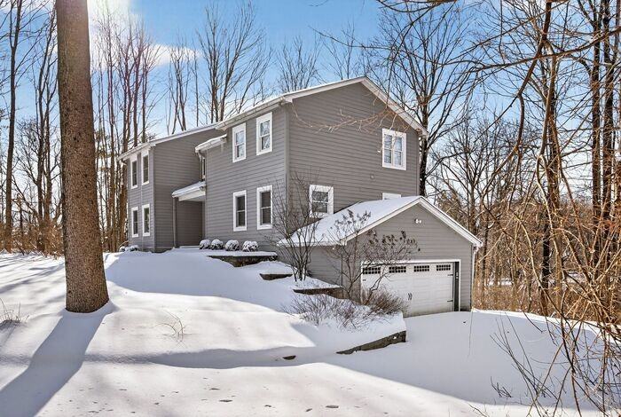 9608 Copley Dr - Photo 2 of 34