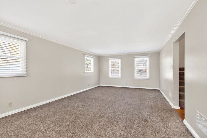 9608 Copley Dr - Photo 4 of 34