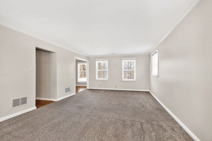 9608 Copley Dr - Photo 5 of 34