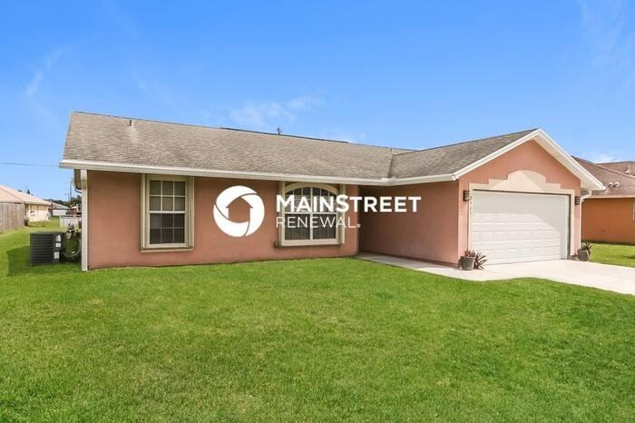 2307 Sw Kent Cir - Photo 2 of 15