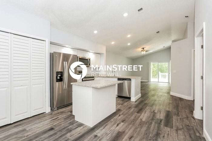 2520 Townsquare Dr - Photo 7 of 16