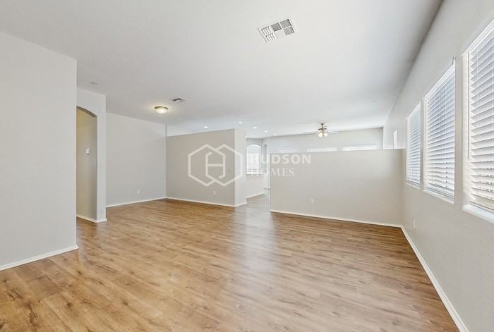 17735 W Marshall Ln - Photo 5 of 31