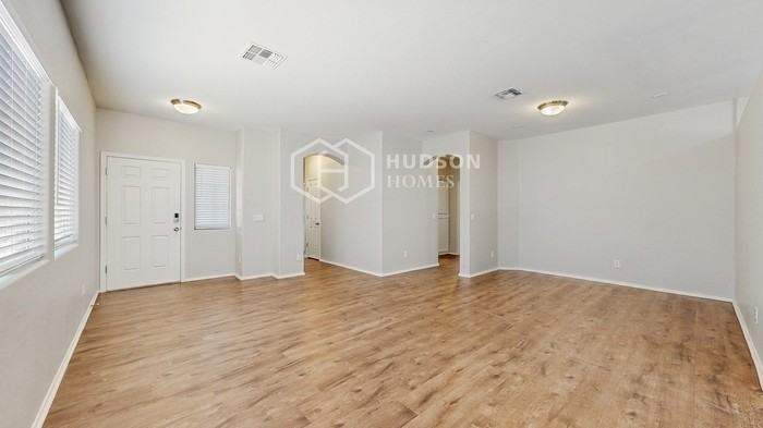 17735 W Marshall Ln - Photo 7 of 31