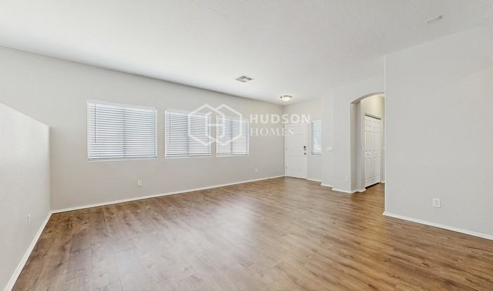 17735 W Marshall Ln - Photo 6 of 29