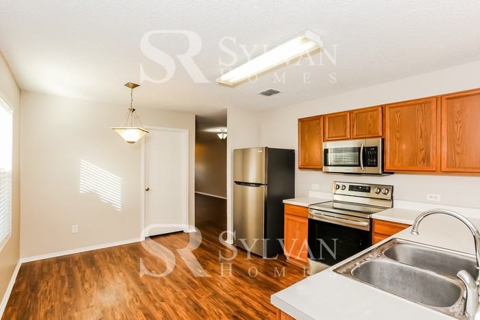 4949 Parkview Hills Ln - Photo 7 of 16