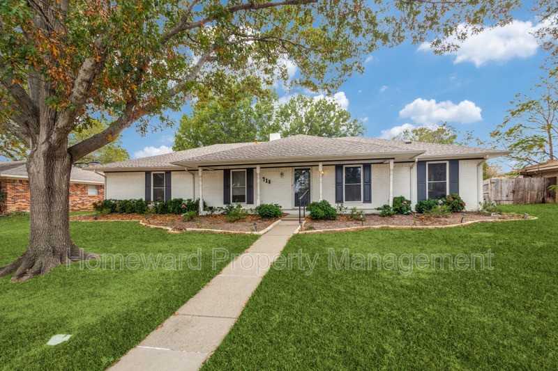 718 Knollridge Dr - Photo 2 of 13