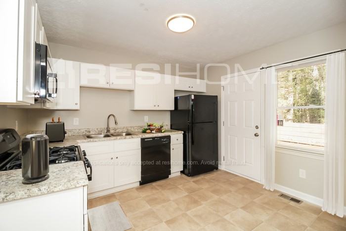 142 Emerald Pines Dr - Photo 3 of 19