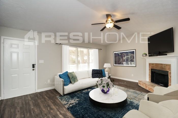 142 Emerald Pines Dr - Photo 6 of 19