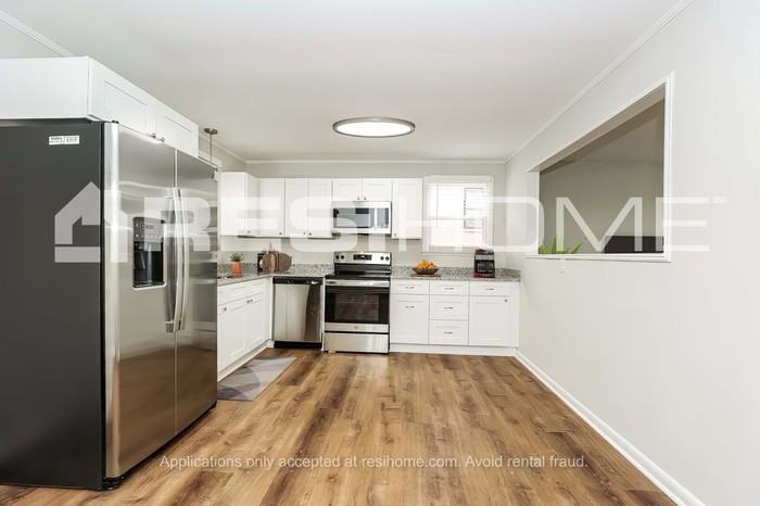 820 Aeolia Dr - Photo 2 of 18