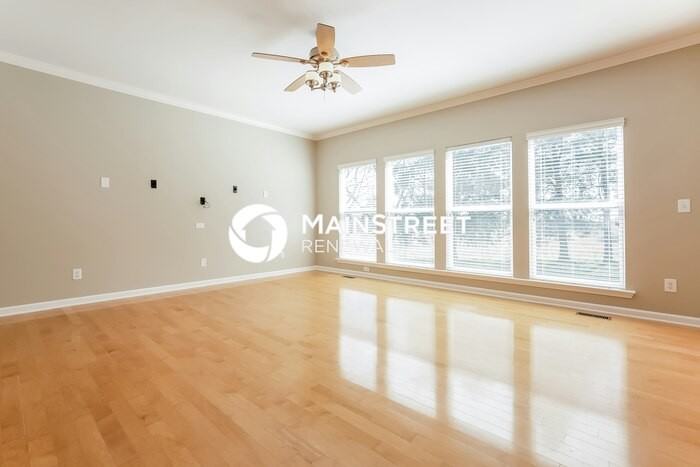 422 Laurel Hills Dr - Photo 2 of 15