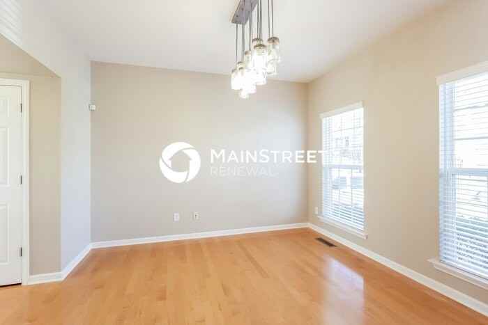 422 Laurel Hills Dr - Photo 4 of 15