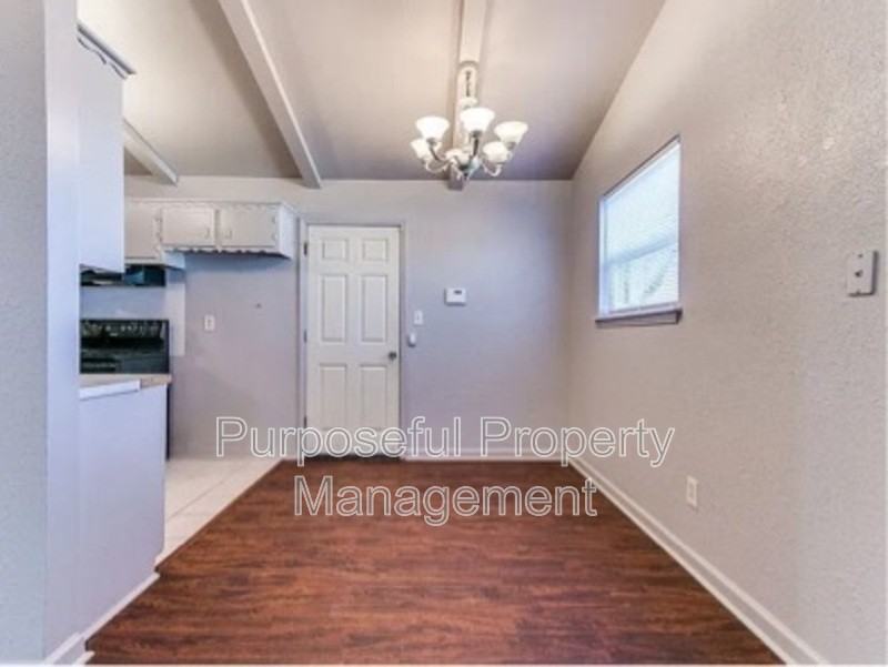 2633 Sw 68th St - Photo 6 of 19