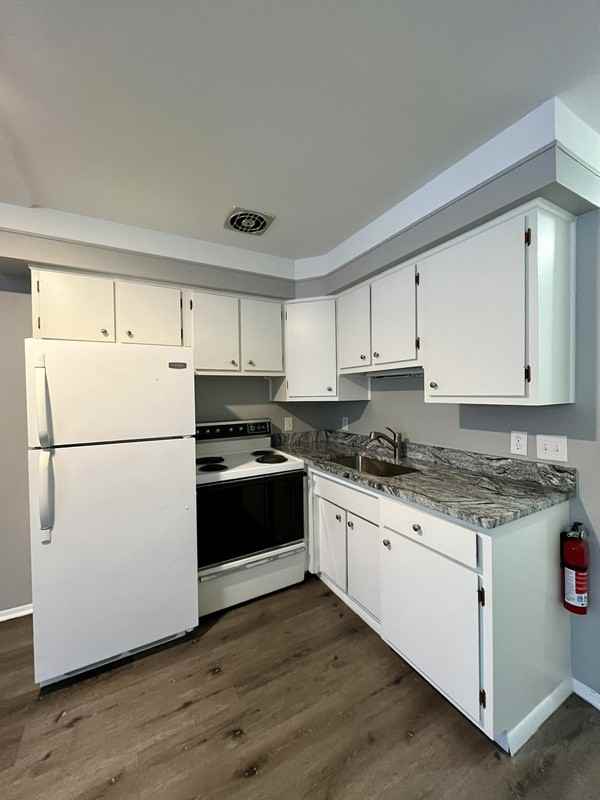 2444 2nd St - Photo 6 of 11