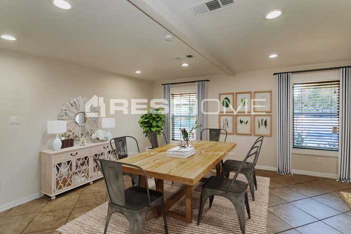 1608 Oaktree Dr - Photo 5 of 17