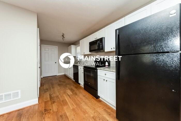 3859 Chattahoochee Dr - Photo 4 of 15