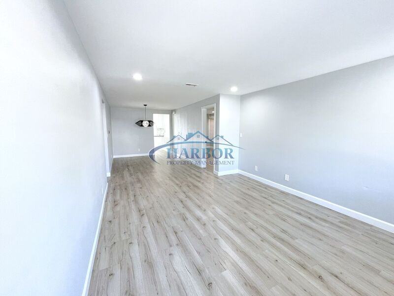 969 W Oliver St - Photo 2 of 18