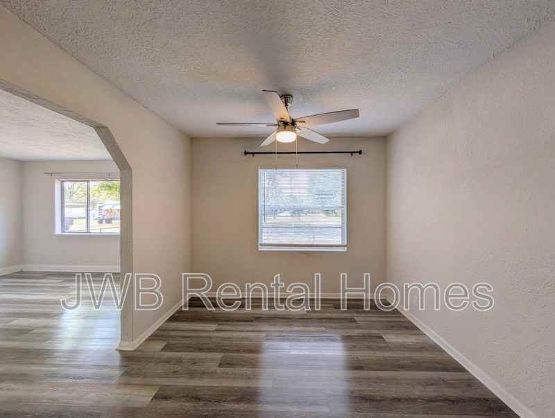 4029 Fairfax St - Photo 5 of 17