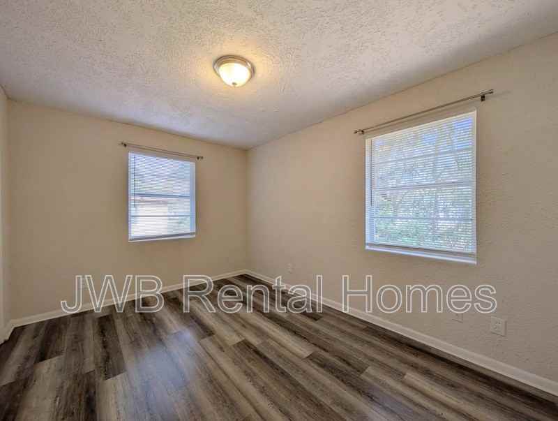 4029 Fairfax St - Photo 7 of 17