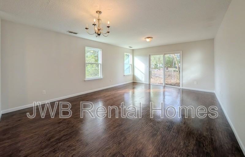 1262 Neva St - Photo 6 of 17