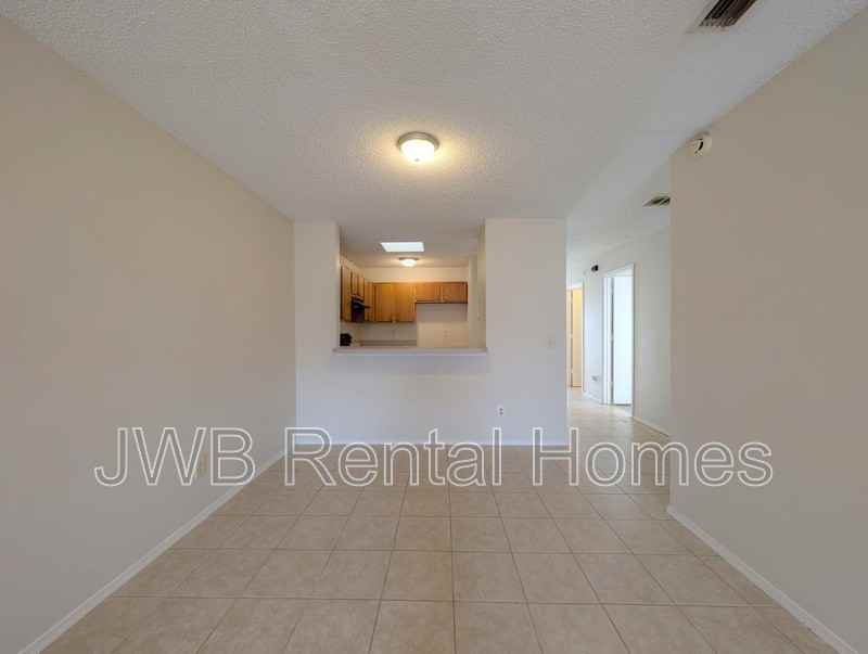 5218 Glen Alan Ct S - Photo 5 of 18