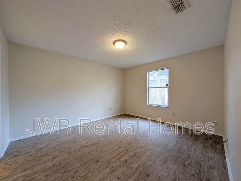 5218 Glen Alan Ct S - Photo 7 of 18