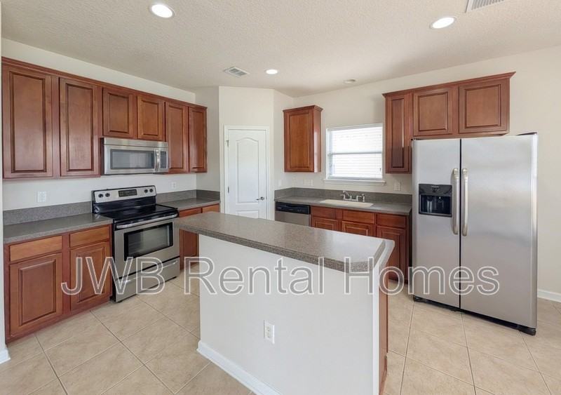 826 Mosswood Chase St - Photo 4 of 25