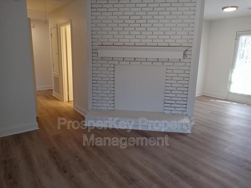 1100 43rd Ct - Photo 3 of 19