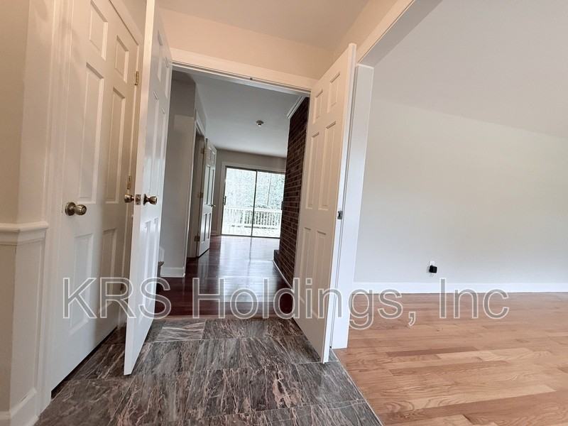 2501 New Bern Ave - Photo 2 of 25