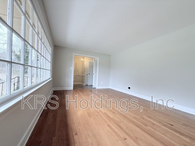 2501 New Bern Ave - Photo 4 of 25