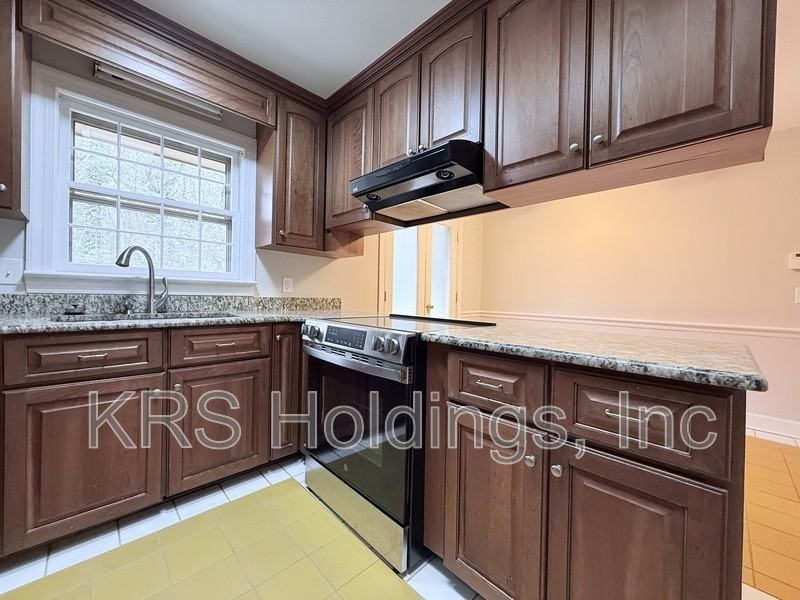 2501 New Bern Ave - Photo 7 of 25