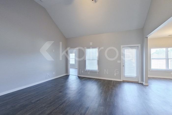 7071 Shadesbrook Cir - Photo 2 of 19