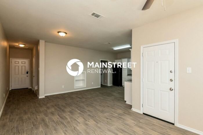 208 Ridgeway Blvd - Photo 5 of 17