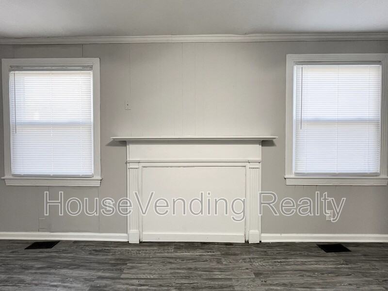 1755 Dalton St - Photo 5 of 19