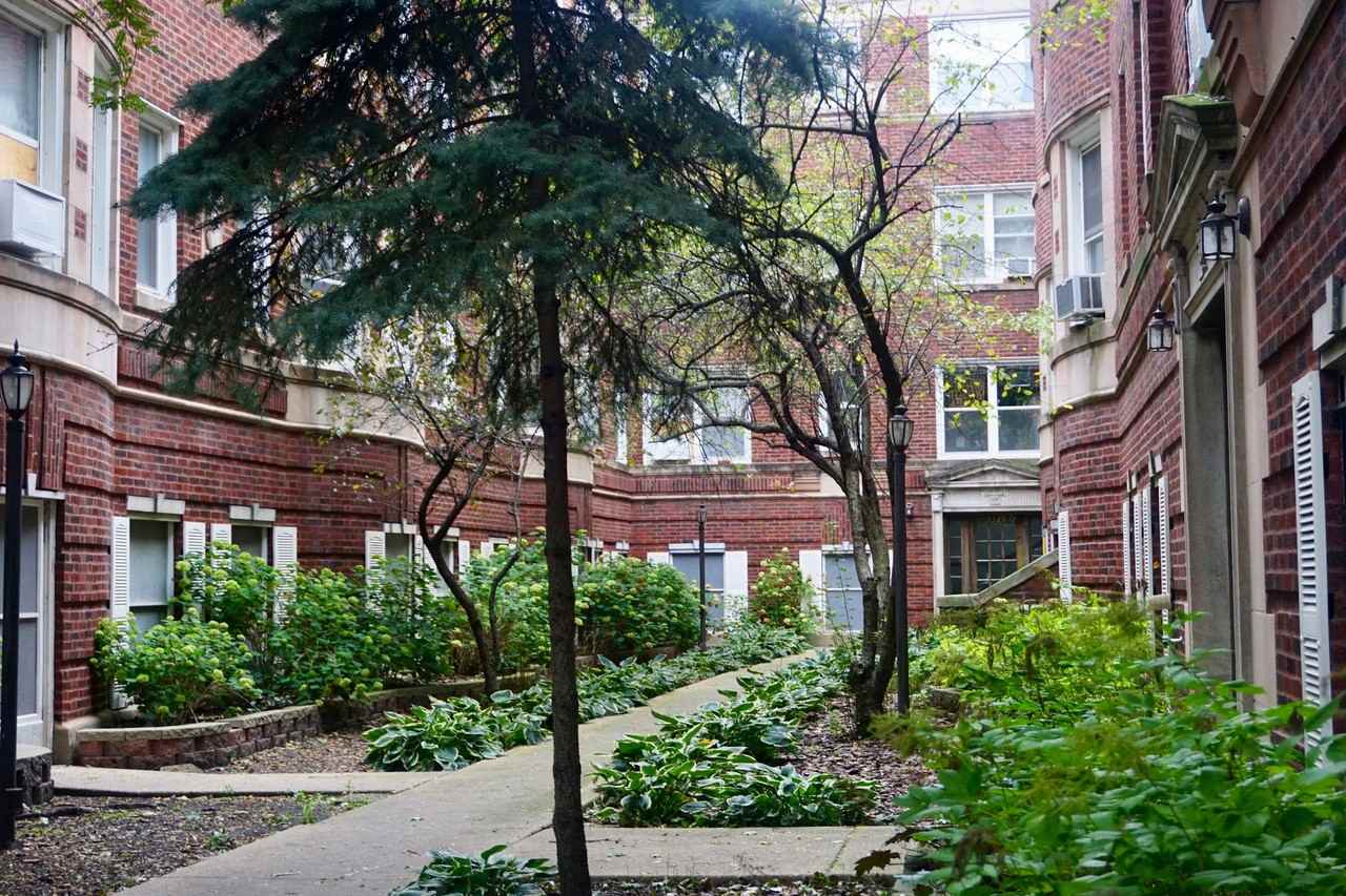 Kenmore Courts - Photo 2 of 41