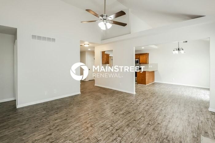 7303 Oak St - Photo 2 of 18