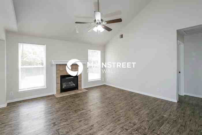 7303 Oak St - Photo 4 of 18