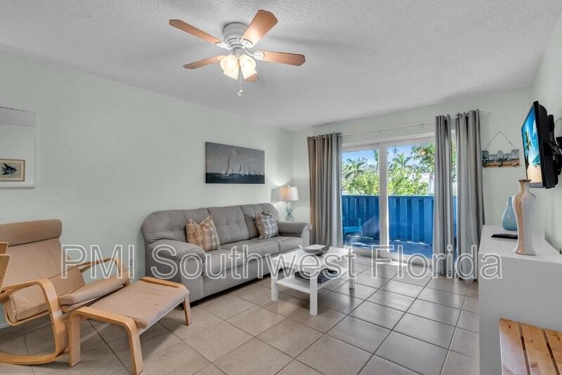 1670 Laurel St #202 - Photo 3 of 23