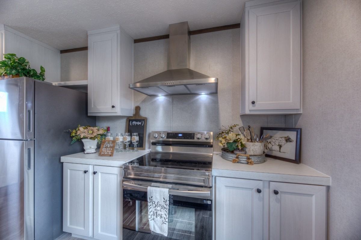 6658 Bratton Rd #1 - Photo 4 of 34