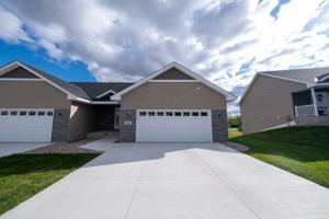 featured image of 669 4th Circle Dr Se #1